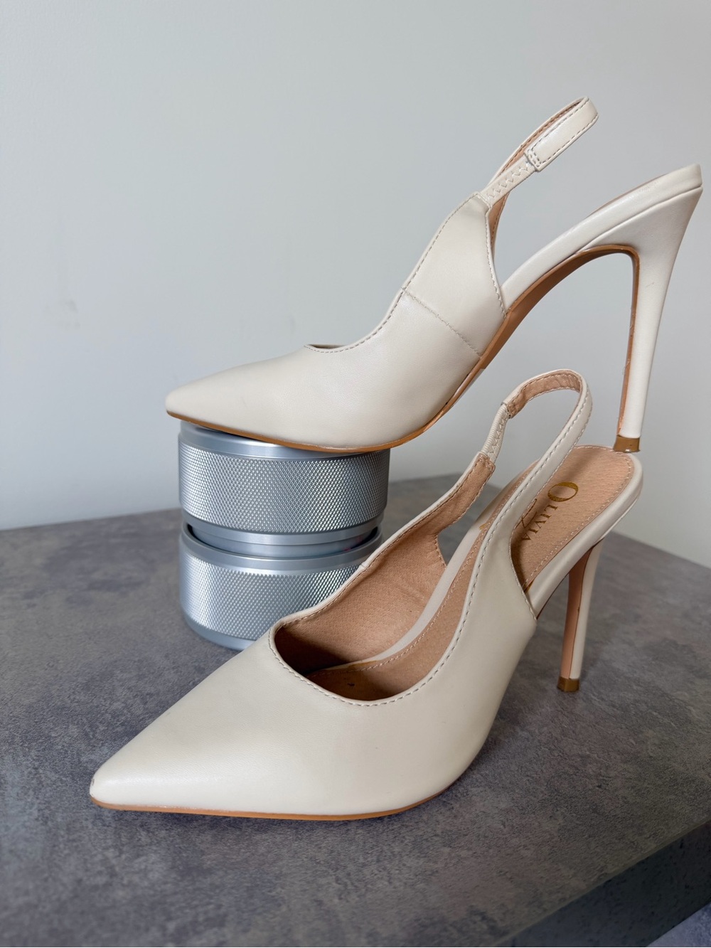 Pointed-Toe Slingback Stiletto Heels in Cream